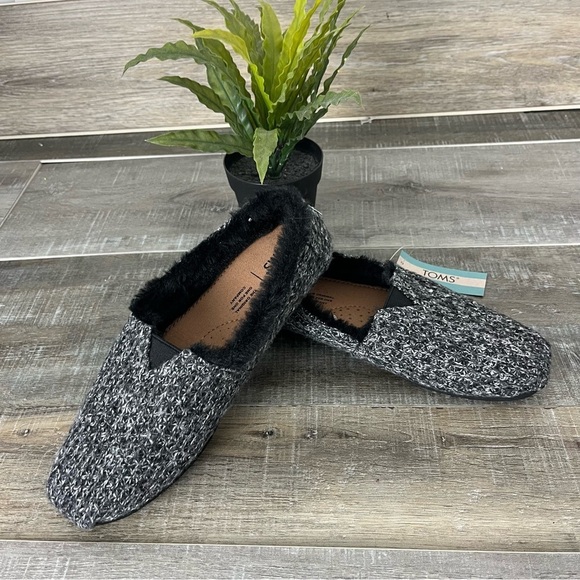 TOMS Belmont Black Sweater Knit Faux Fur Women’s Size 7.5 - Picture 4 of 10